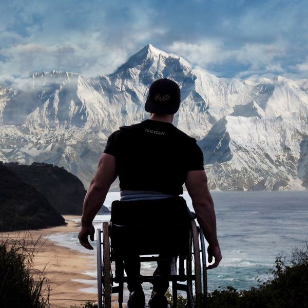 Un paraplégique atteint l'Everest à 5 364 m !